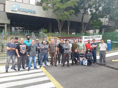 Greve dos trabalhadores e das trabalhadoras do Serpro Greve dos trabalhadores e das trabalhadoras do Serpro
